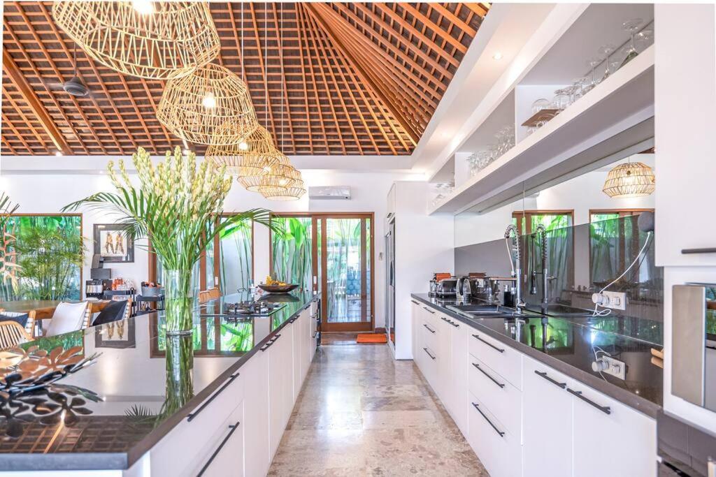 Villa Mimpi Nyata Canggu Exterior foto